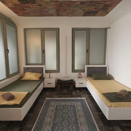 Hostel Dera Pristina Extérieur photo