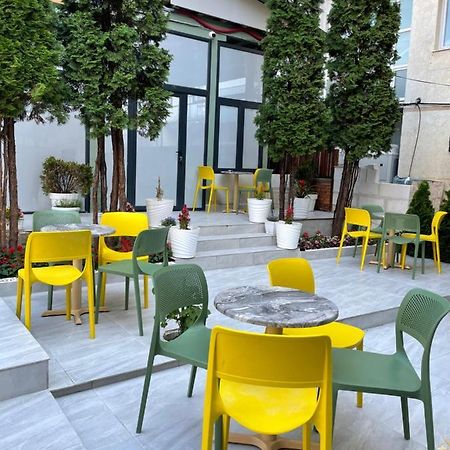 Hostel Dera Pristina Extérieur photo