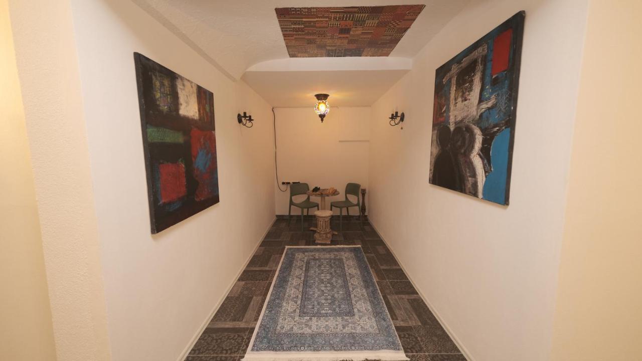 Hostel Dera Pristina Extérieur photo